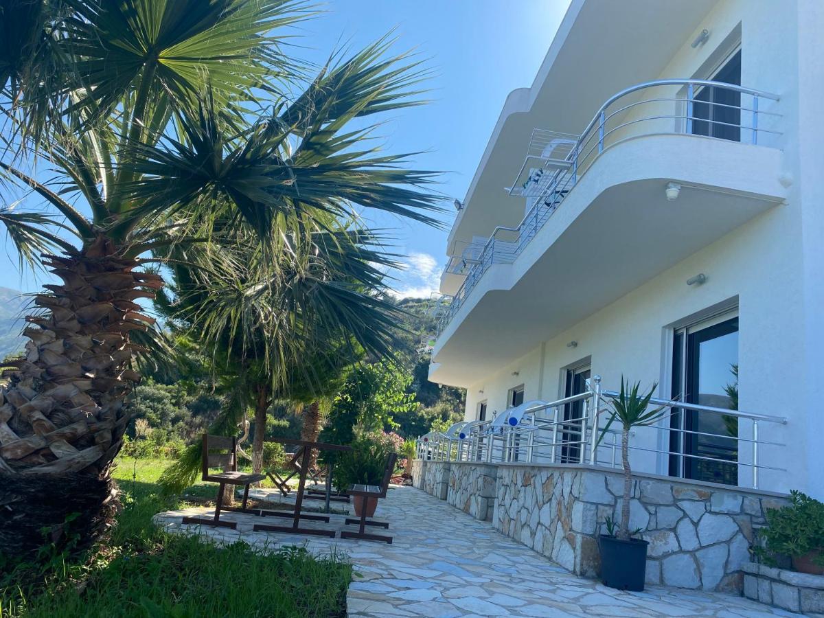 Hotel Mesun Himare Exteriör bild
