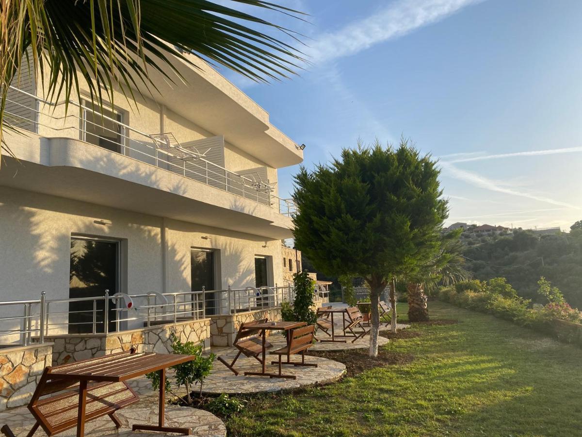 Hotel Mesun Himare Exteriör bild