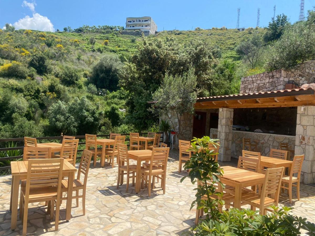 Hotel Mesun Himare Exteriör bild