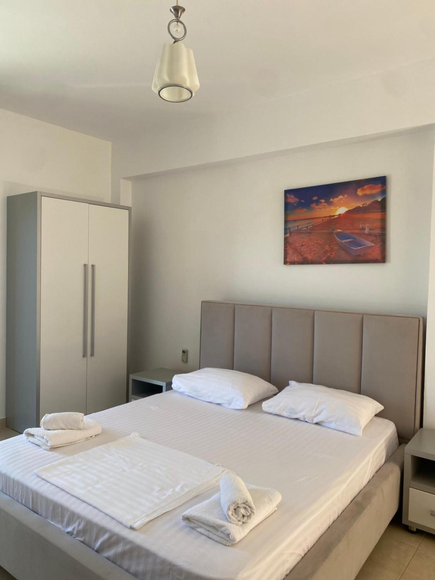 Hotel Mesun Himare Exteriör bild