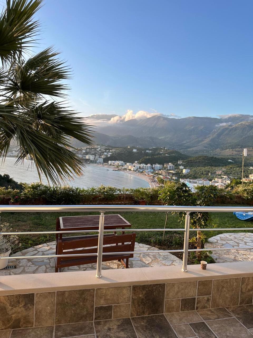 Hotel Mesun Himare Exteriör bild